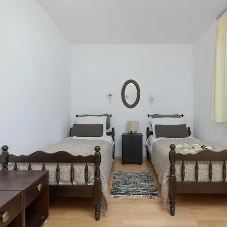 Amber House With A Garden And Terrace In By Renters *