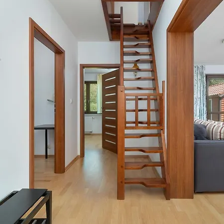 بيت للعطل Amber House With A Garden And Terrace In By Renters