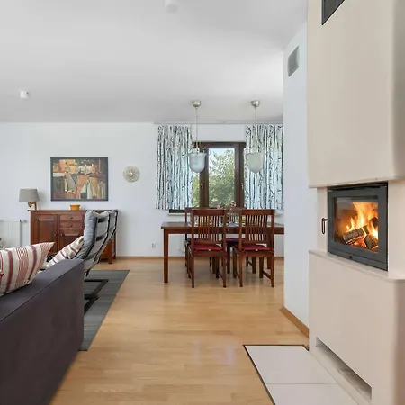 بيت للعطل Amber House With A Garden And Terrace In By Renters *