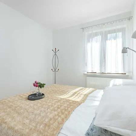 Amber House With A Garden And Terrace In By Renters بيت للعطل *