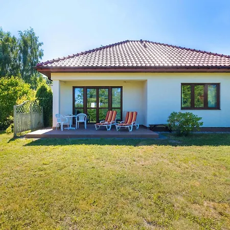 Amber House With A Garden And Terrace In By Renters بيت للعطل *